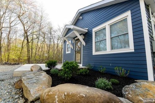 6 Stag Hill Rd, Mahwah NJ  07430-1034 exterior
