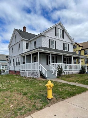 23 Knighton St, Manchester CT  06040-5338 exterior