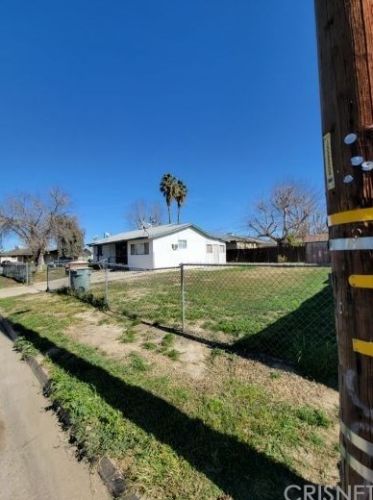 3204 I St, Bakersfield, CA 93304-6023