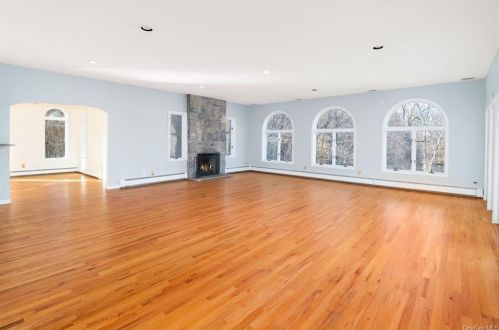 245 Bear Ridge Rd, Pleasantville NY  10570-1801 exterior