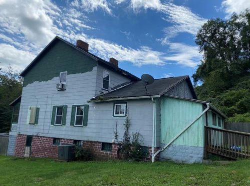 847 Crucible Rd, Crucible, PA 15325