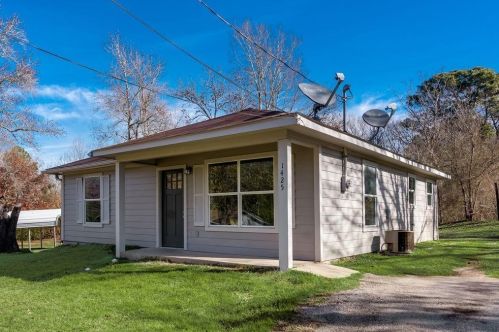 1425 Jackson St, Palestine, TX 75803-7137