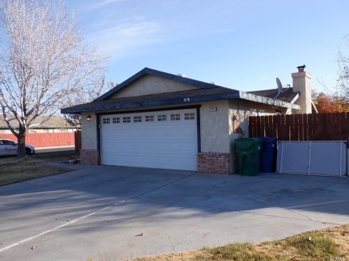 600 Silver Ridge St, Ridgecrest, CA 93555-5307