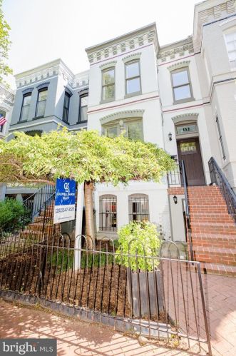 112 9th St, Washington, DC 20003-1334