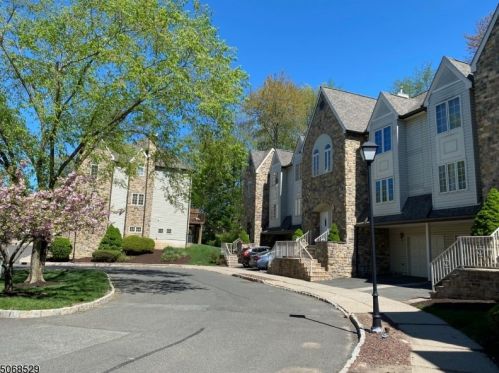 15 Starling Way, Berkeley Heights NJ  07922-1275 exterior