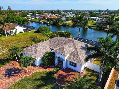 110 16th Ter, Cape Coral, FL 33909-5535