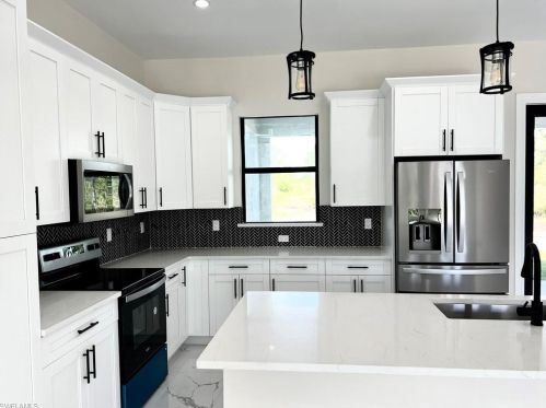 4281 60th Ave, Naples FL  34120-2648 exterior
