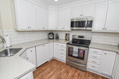 302 Keeneland Dr, Newport KY  41075-4071 exterior