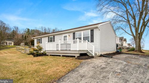 800 Bridge St, Parkesburg, PA 19365-1345
