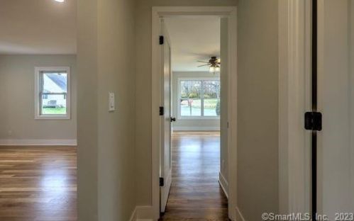 242 Meadowside Rd, Milford CT  06460-4528 exterior