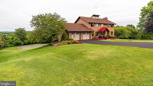1069 Mahlon Dr, Dauberville, PA 19533-9007