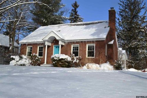 1501 Keyes Ave, Schenectady, NY 12309-5117