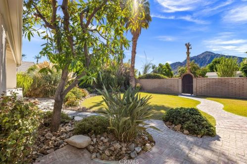 78720 Avenida La Fonda, La Quinta CA  92253-2805 exterior