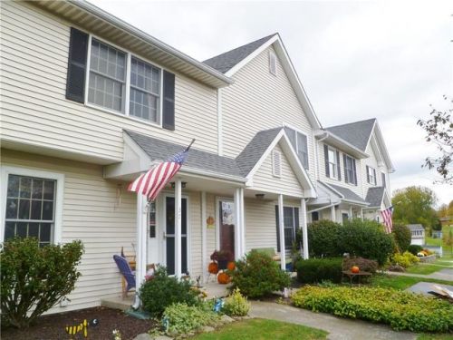 38 Old Meadow Ct, Livonia, NY 14487-9767