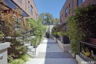 2621 N St, Sacramento CA  95816-6515 exterior