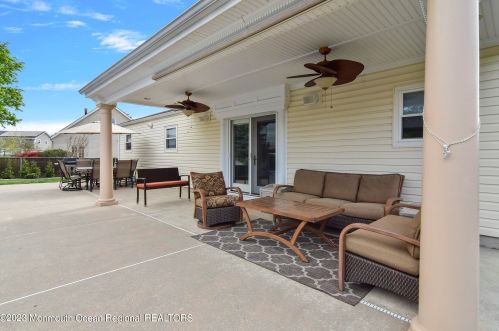16 Galway Dr, Hazlet NJ  07730-1112 exterior