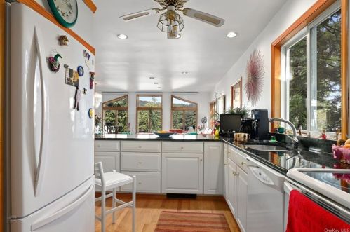 44 Chippewa Rd, Tompkins Corners NY  10579-1506 exterior