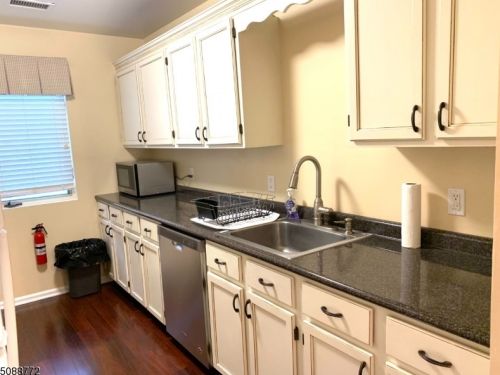 148 Sunrise Dr, Whippany NJ  07981 exterior