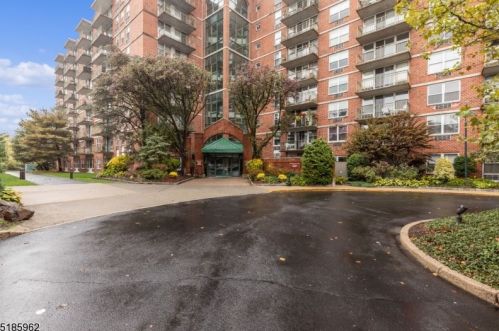 300 Main St, West Paterson, NJ 07424-1357