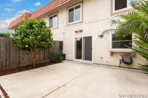 2707 Via Colima, Carlsbad CA  92010-1377 exterior