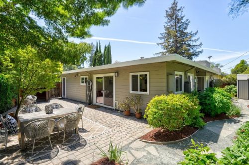 3555 Murdoch Dr, Palo Alto CA  94306-3636 exterior