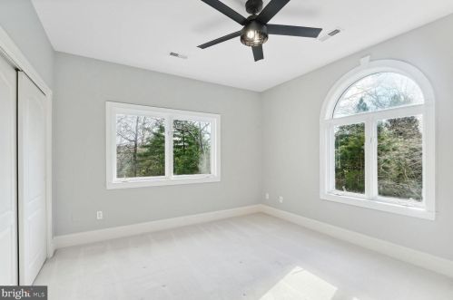 209 River Bend Rd, Great Falls VA  22066-4141 exterior