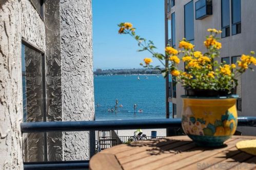 1159 Pacific Beach Dr, San Diego CA  92109-5149 exterior