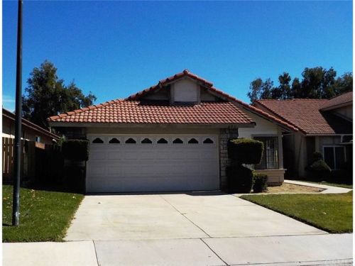 671 Driftwood Ave, Rialto CA  92376-8315 exterior