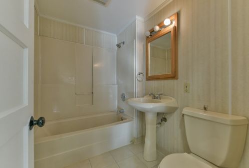 3531 Murray Ave, Milwaukee WI  53211-2525 exterior