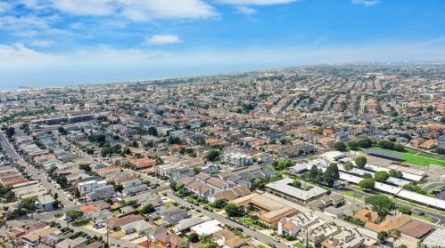 1745 Spreckels Ln, Redondo Beach, CA 90278-4733