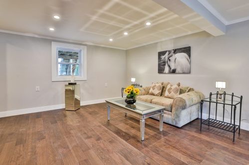 8 Justin Ave, Salem NH  03079-2319 exterior