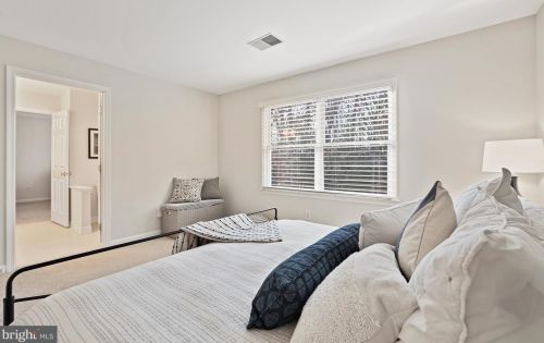 3211 Winter Sun Ter, Herndon VA  20171-1939 exterior