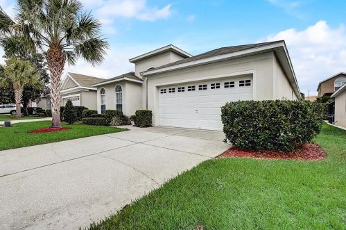 8122 Sun Palm Dr, Kissimmee, FL 34747-2751