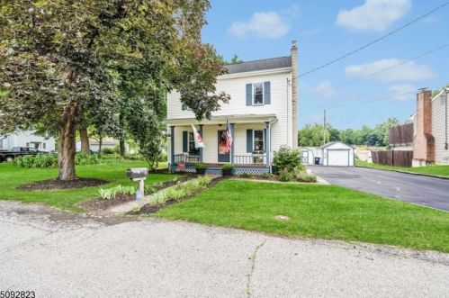 61 Paul St, Belvidere, NJ 07823-1003