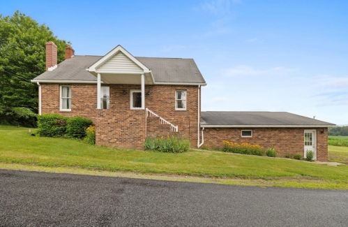 1560 Sheep Ridge Rd, Somerset, PA 15501-4015