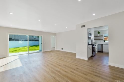 14021 Casimir Ave, Gardena CA  90249-2810 exterior