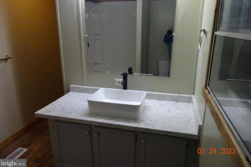 63 Shippensburg Mobile Est, Lees Cross Roads PA  17257-9530 exterior