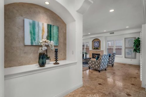 1725 256th St, Lomita, CA 90717-2709