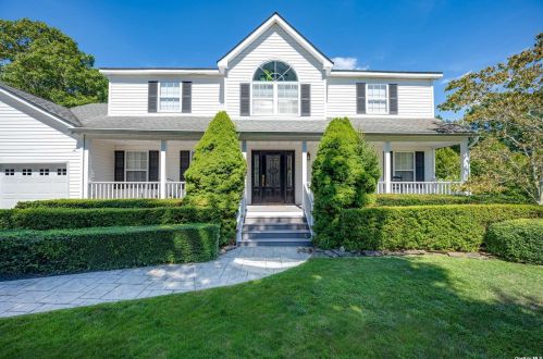 51 Drew Dr, Eastport, NY 11941-1333