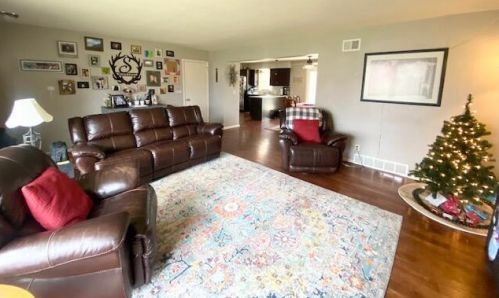 4042 93, Milwaukee WI 53222-1505 exterior