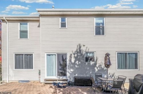 7 Jessica Ln, Dover NJ  07801-4743 exterior