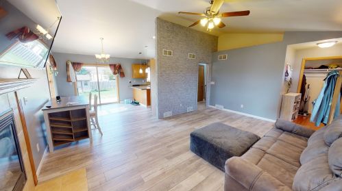 348 Woodridge Pl, Manitowoc WI  54220-7169 exterior