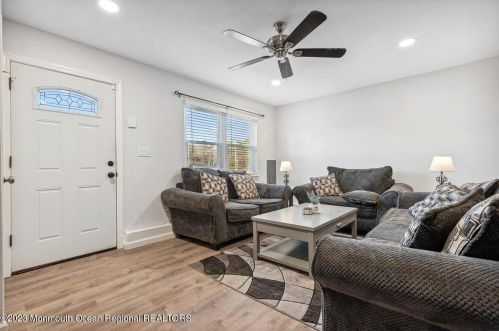 60 Greenwood Loop Rd, Bricktown NJ  08724-1254 exterior