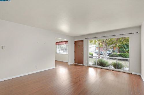 2301 Orleans Dr, Pinole CA  94564-1645 exterior