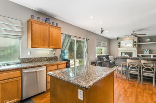 765 Windbound Ave, Beaumont CA  92223-7098 exterior