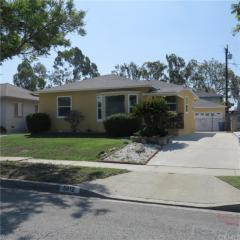 5812 Silva St, Lakewood, CA 90713-1852