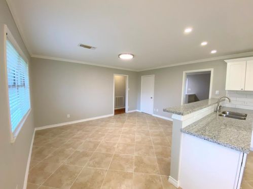 909 Peggy St, Deer Park TX  77536-3323 exterior