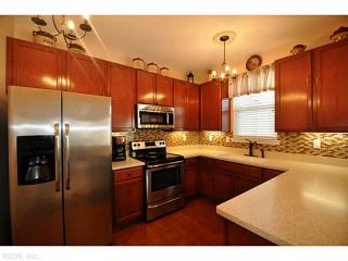 535 Hadleybrook Dr, Chesapeake, VA 23320-4062