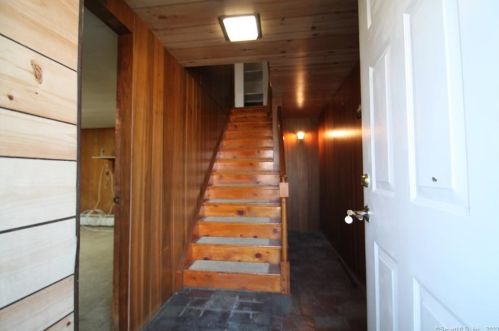 26 Blackberry Rd, Danbury, CT 06811-3815