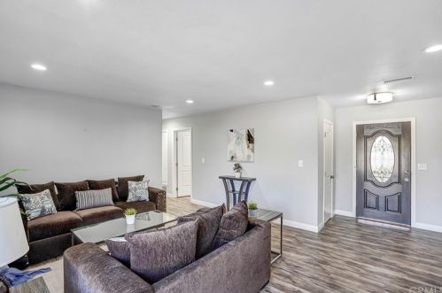1806 Calaveras Ave, Ontario CA  91764-1110 exterior